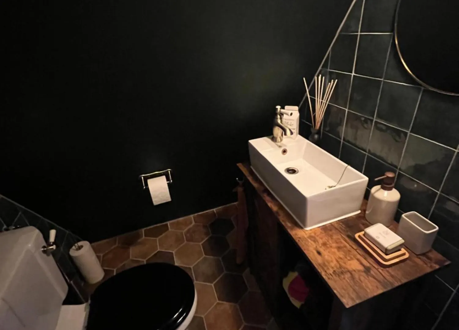 Attic Monkeys Lodge Amsterdam Bed & Breakfast