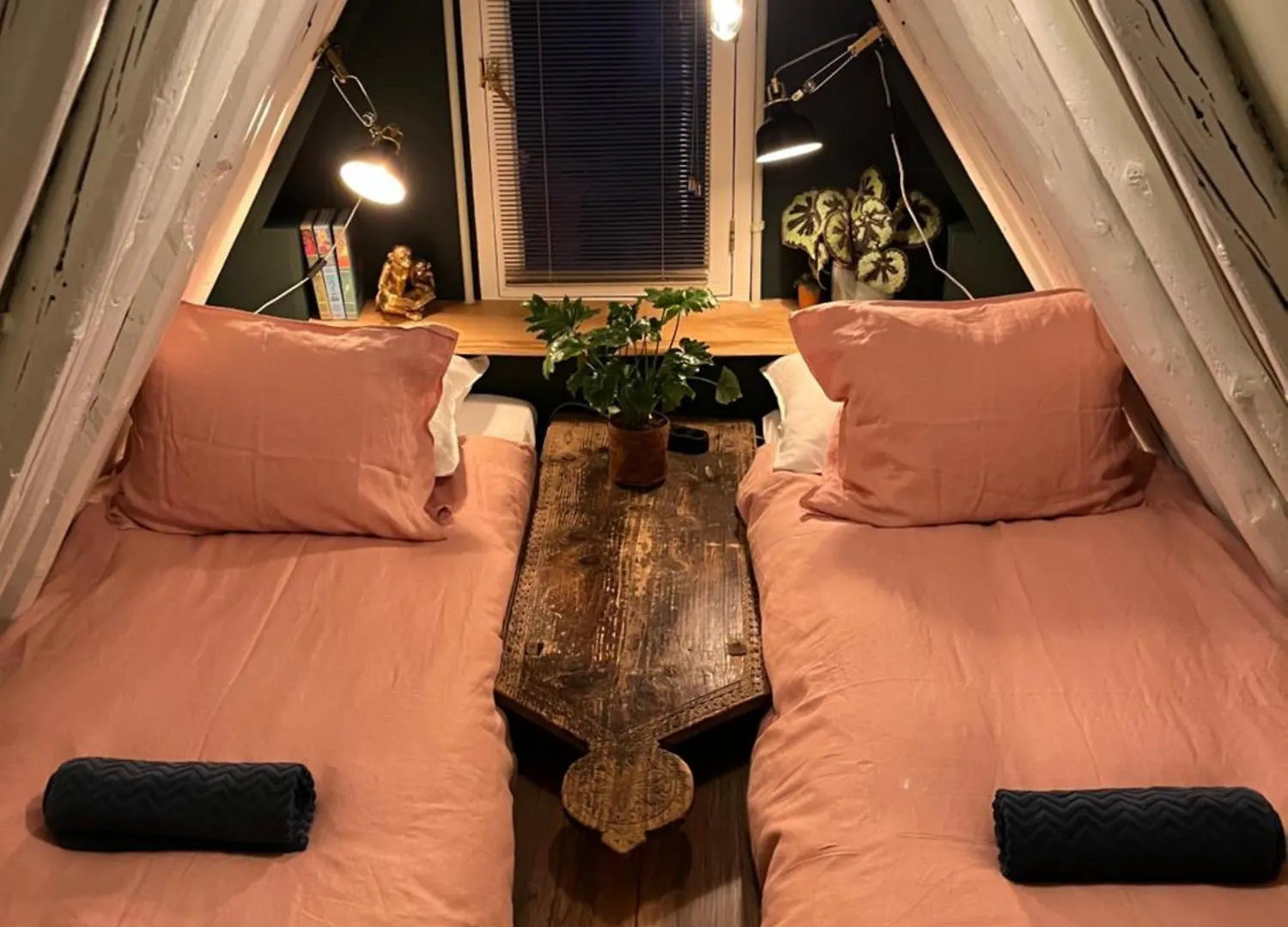 Attic Monkeys Lodge Amsterdam 2*,  Netherlands